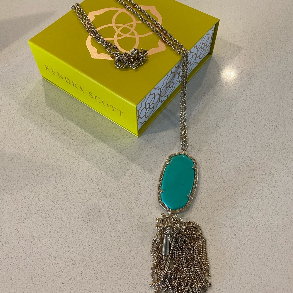 Beautiful Rayne Necklace! Great condition.